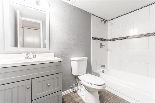 Building Photo - 221 Hardwood Trail