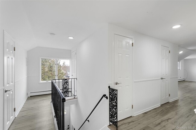 Building Photo - 45 Wolfle St