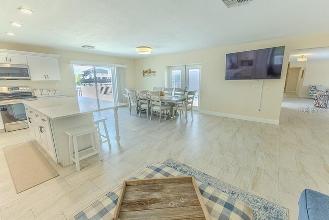 Building Photo - 5021 Porpoise Pl