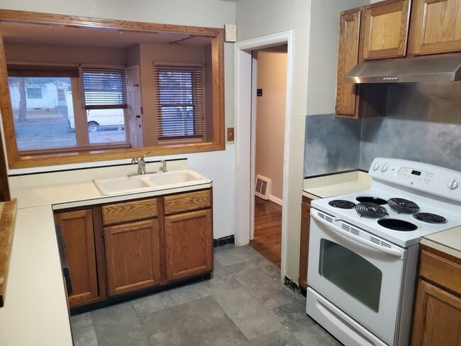 Building Photo - 3004 2nd Ave S