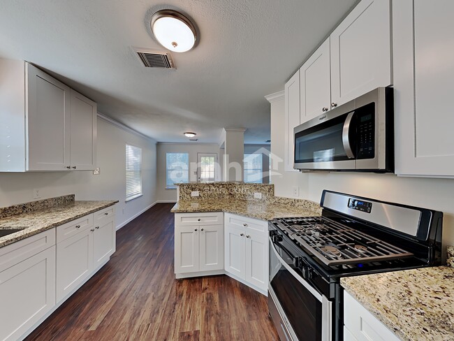 Building Photo - 3347 Bent Spring Ct