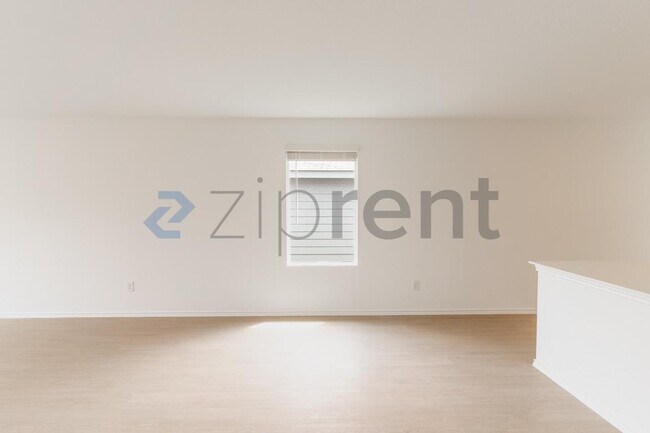 Building Photo - 208 Skyfire St