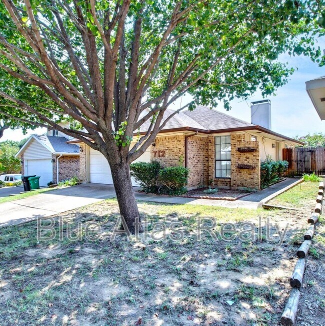 Building Photo - 712 Via Miramonte