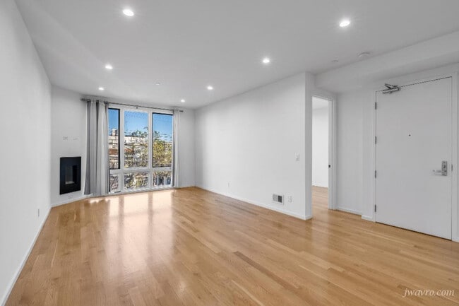 Building Photo - 1280 Hampshire St