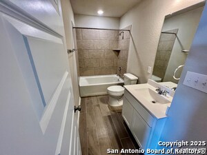 Building Photo - 204 Kinsley Wy