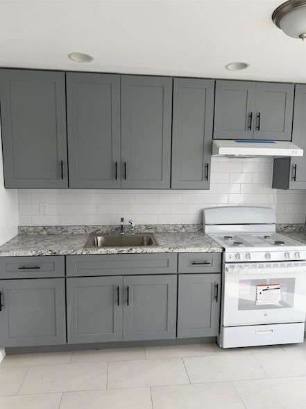 Building Photo - 419 4th St