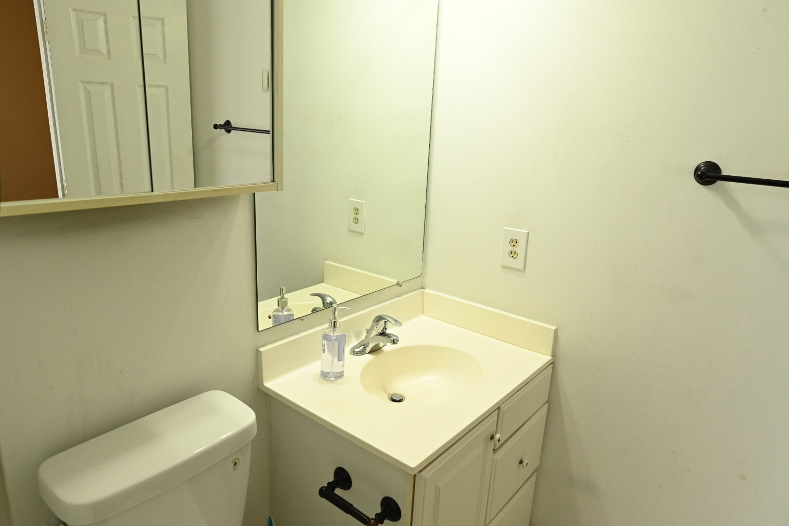 Building Photo - 5206 Bamburg Ct