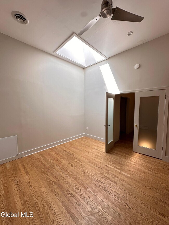 Building Photo - 53 3rd St