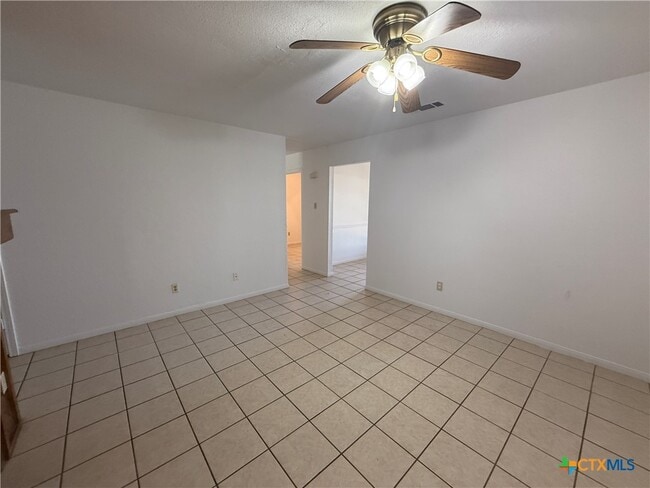 Building Photo - 205 Jason Dr