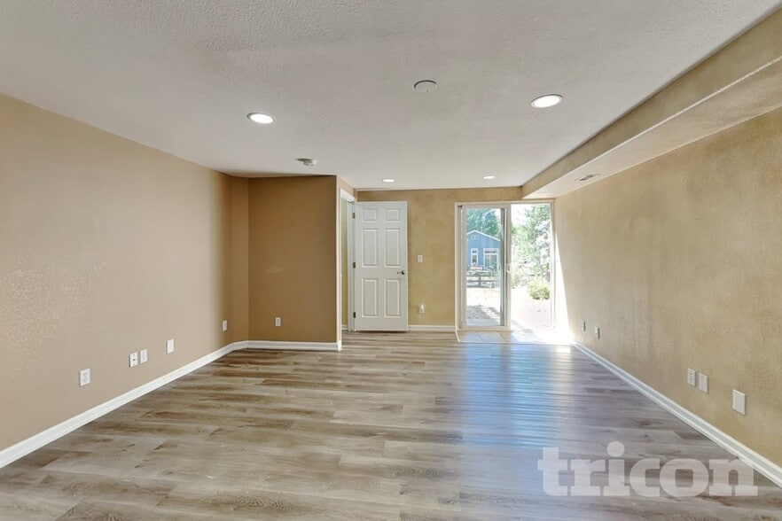 Building Photo - 5971 S Zeno Ct