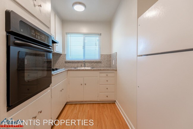 Building Photo - 2365 Sutter Ave