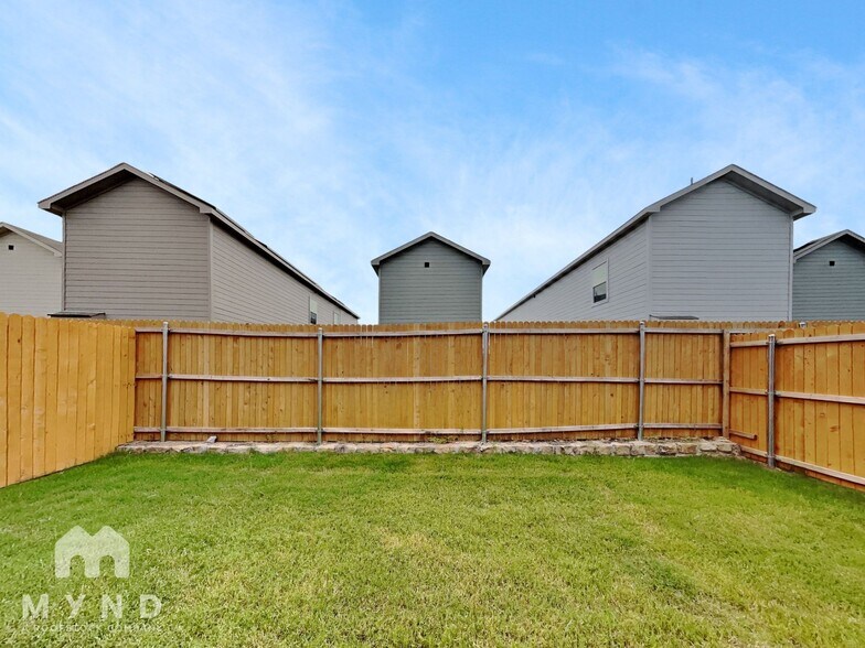 Building Photo - 908 Sandhill Crane Ln