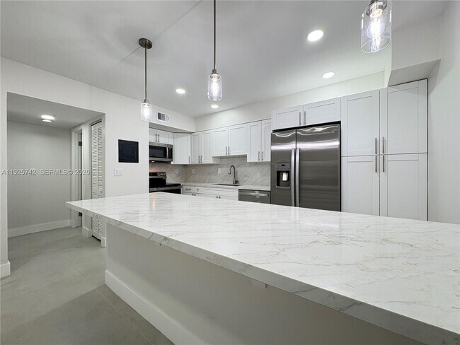 Primary Photo - 7913 SW 104th St