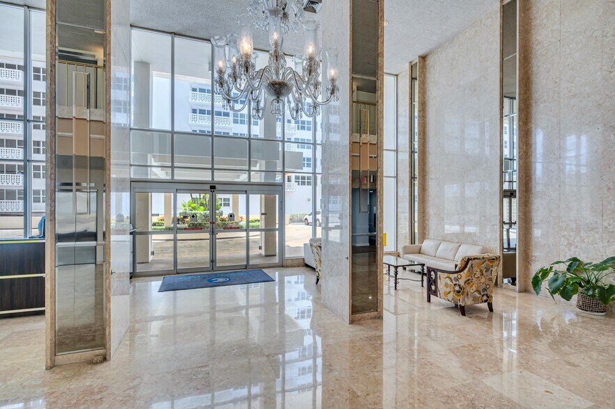 Building Photo - 4020 Galt Ocean Dr