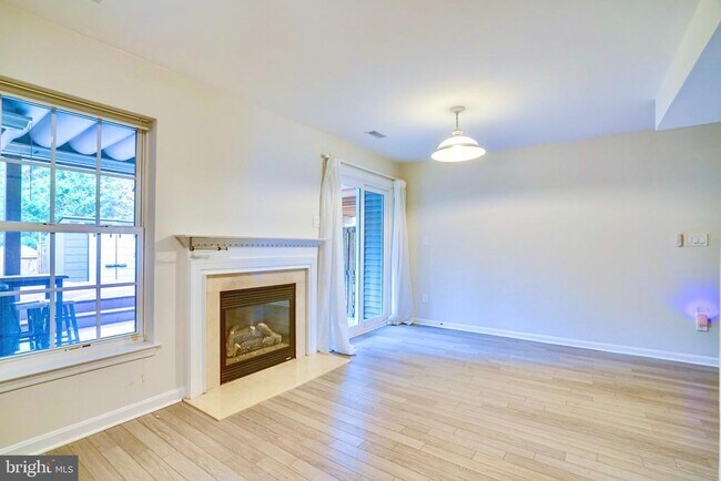 Building Photo - 7372 Ardglass Dr