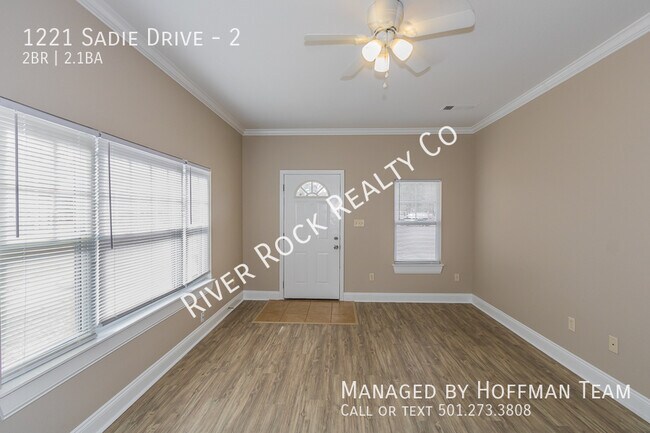 Building Photo - 1221 Sadie Dr