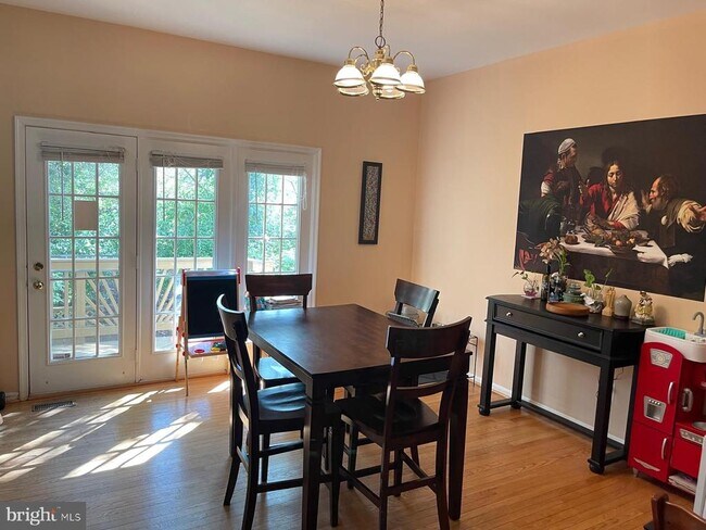 Building Photo - 4129 Trowbridge St