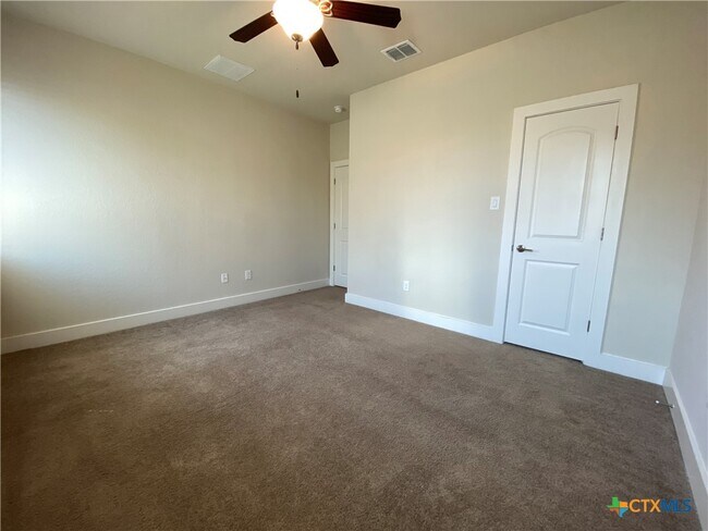 Building Photo - 725 Milestone Pk