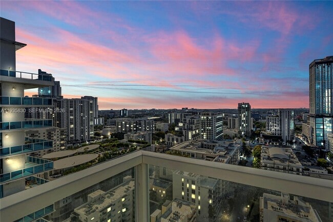 Building Photo - 665 NE 25th St