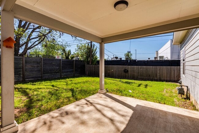 Building Photo - 3702 Tower View Ct