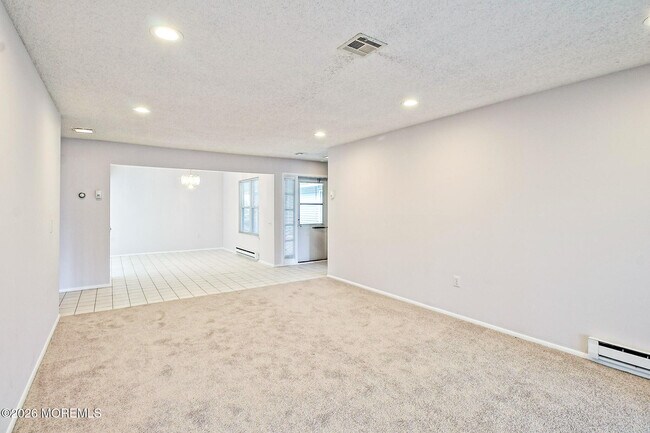 Building Photo - 332B Quinton Dr