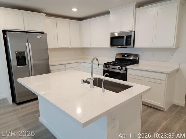 Building Photo - Spacious Henderson Townhome with Balconies and Resort Amenities