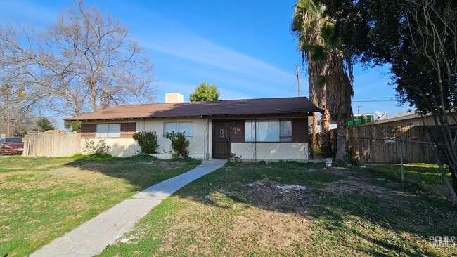 Primary Photo - South Bakersfield Home for Lease 3 Bed 1.7...