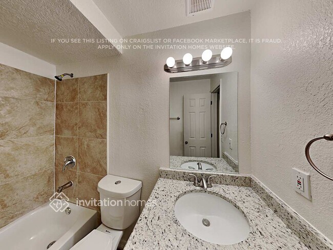 Building Photo - 601 David St