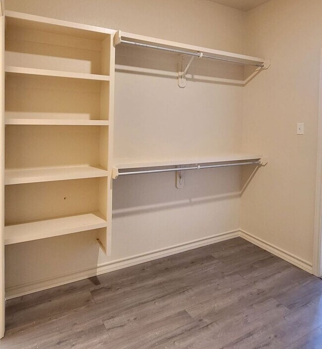 Building Photo - SPACIOUS 3/2/2 HOME CLOSE TO THE MEDICAL DISTRICT AND TEXAS TECH