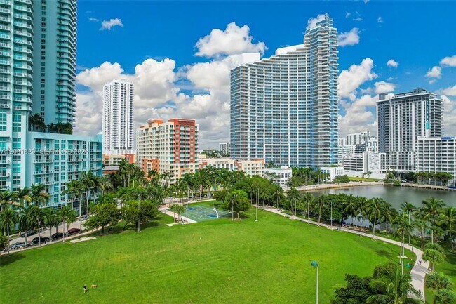 Building Photo - 2001 S Biscayne Blvd