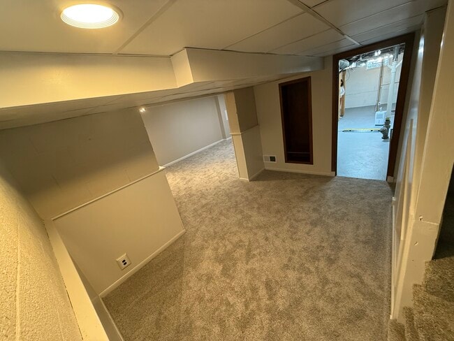 Building Photo - 4291 Beechgrove Dr