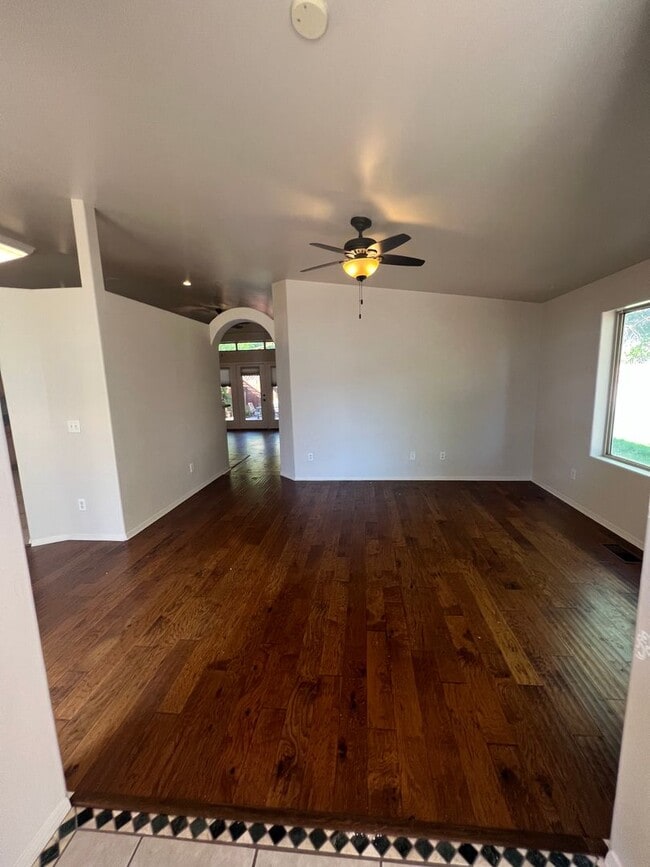 Building Photo - Unfurnished, 1-year long-term rental