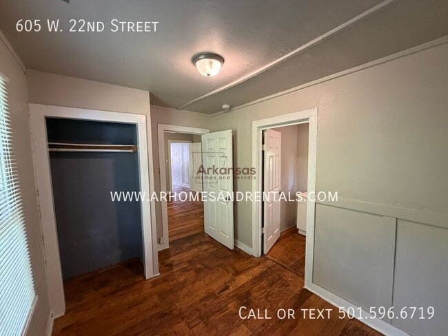Building Photo - 605 W 22nd St
