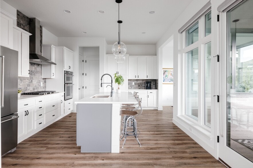 Building Photo - 6010 N Perth St