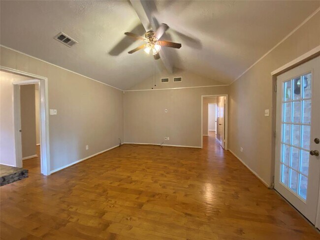 Building Photo - 16202 Rill Ln