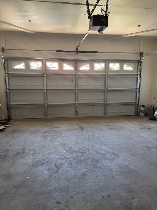 Building Photo - 13885 Portofino St