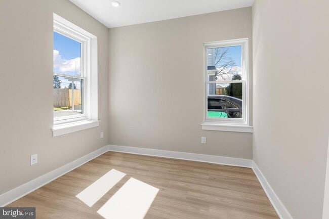 Building Photo - 6712 Ridge Ave