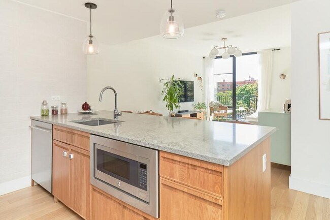 Building Photo - 2 bedroom in BROOKLYN NY 11230