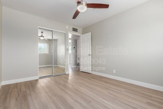 Building Photo - 1332 N 71st St
