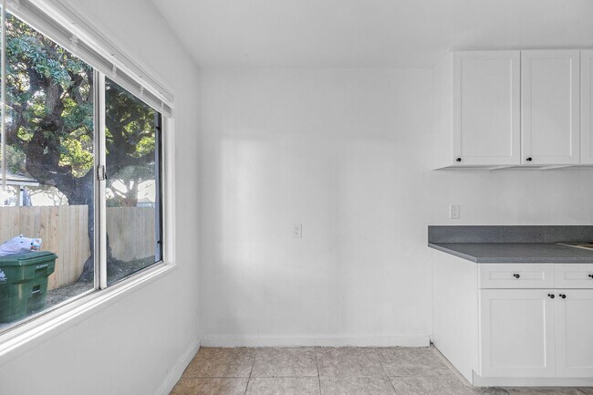 Building Photo - 13410 S Vermont Ave