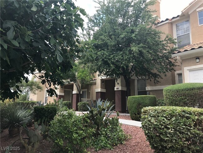 Building Photo - 5855 Valley Dr