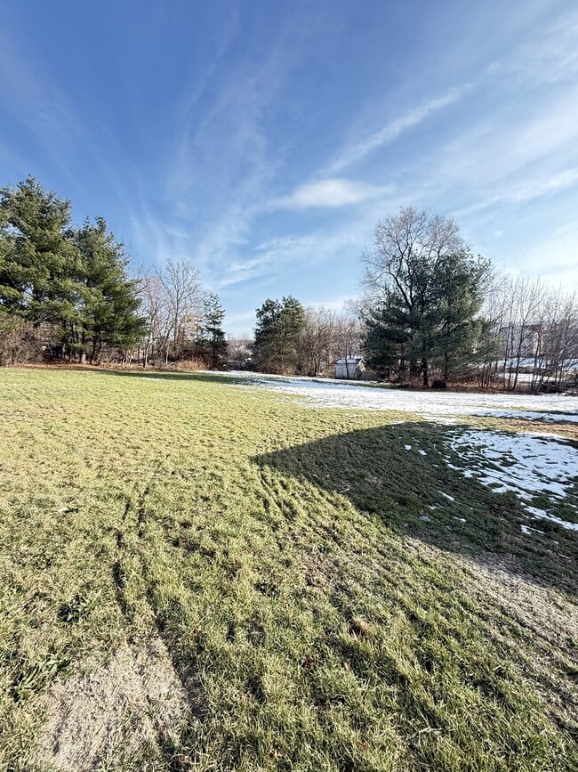 Building Photo - 113 N Center St