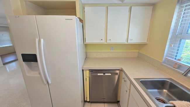 Building Photo - Charming 2BR/2BA Annual Rental in Southgate
