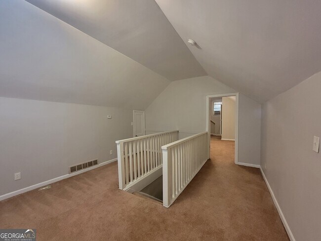 Building Photo - 644 Kennolia Dr SW