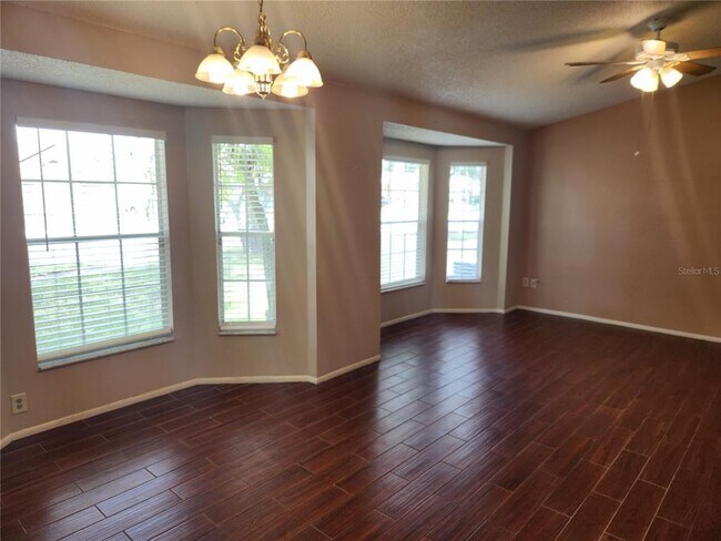Building Photo - 150 Abbey Hollow Dr