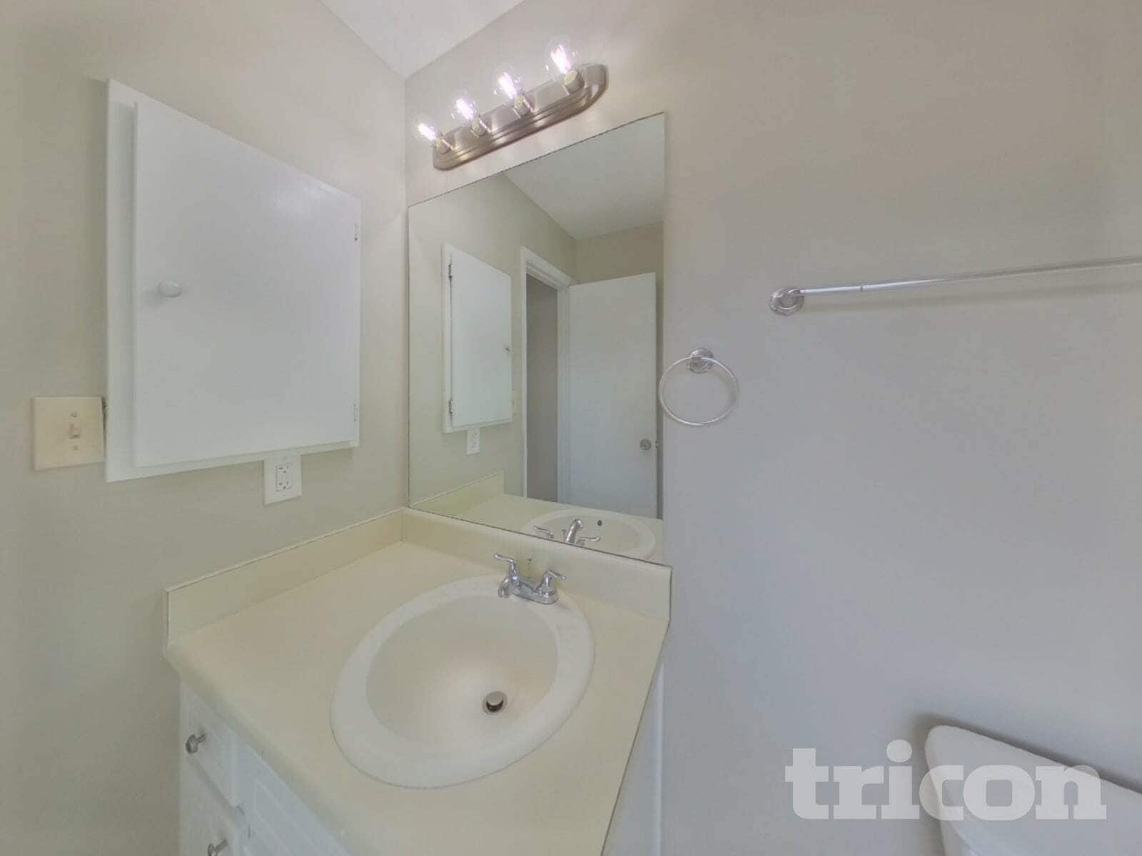 Building Photo - 208 Glenloch Ct