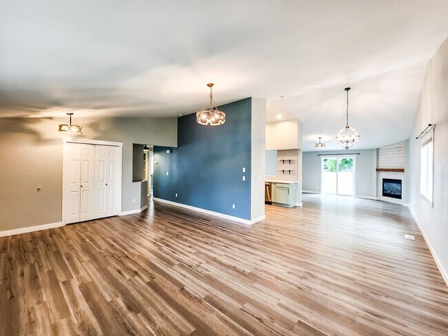 Building Photo - Arlington Rambler - 3bd/2ba