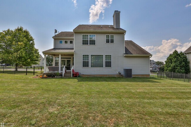 Building Photo - Beautifully maintained, energy-efficient f...