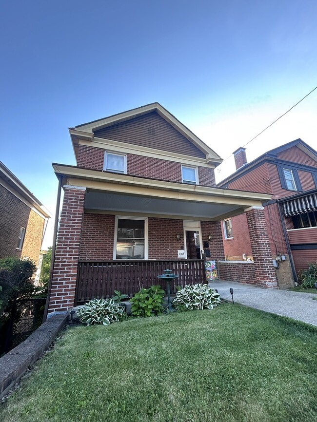Building Photo - 3306 Regan Ave