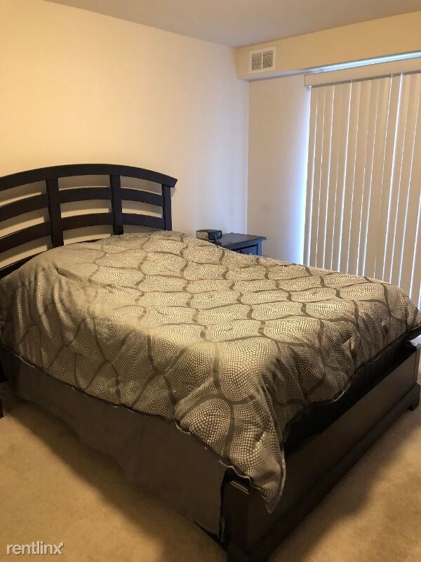 Building Photo - 52165 Naugatuck Dr